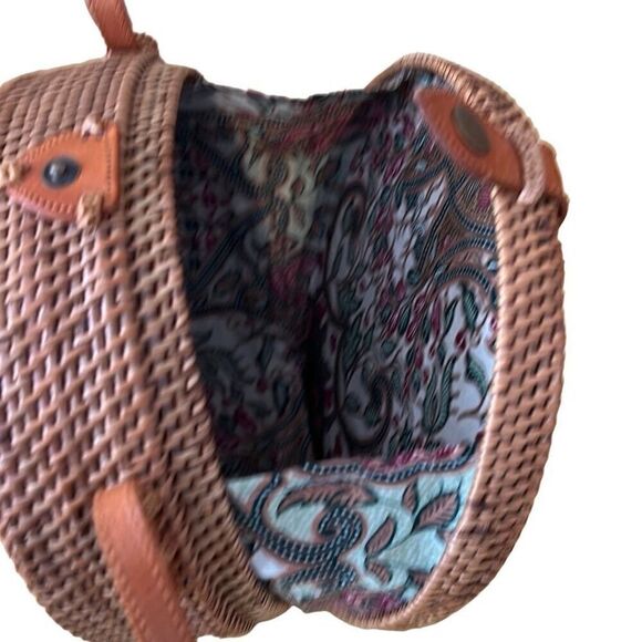 Rattan Wicker Crossbody handcrafted Purse - Picture 2 of 3